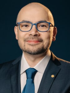 Demis Hassabis and AlphaFold: How Systems Engineering Cracked the 50-Year Protein Folding Challenge — How Does I?